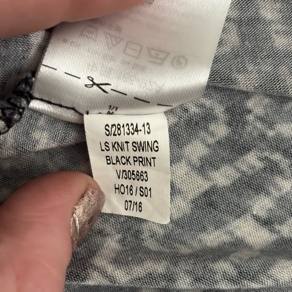 Old Navy Monochrome Rayon Long Sleeve Dress - Picture 7 of 7